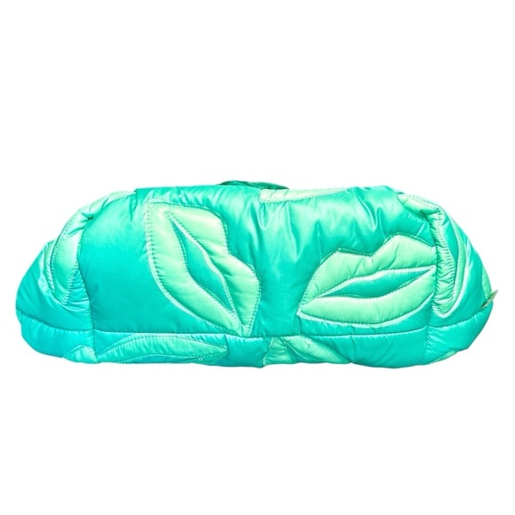 Wildfox Puffer Quilted Nylon Lips Tote Gym Bag - Picture 5 of 6